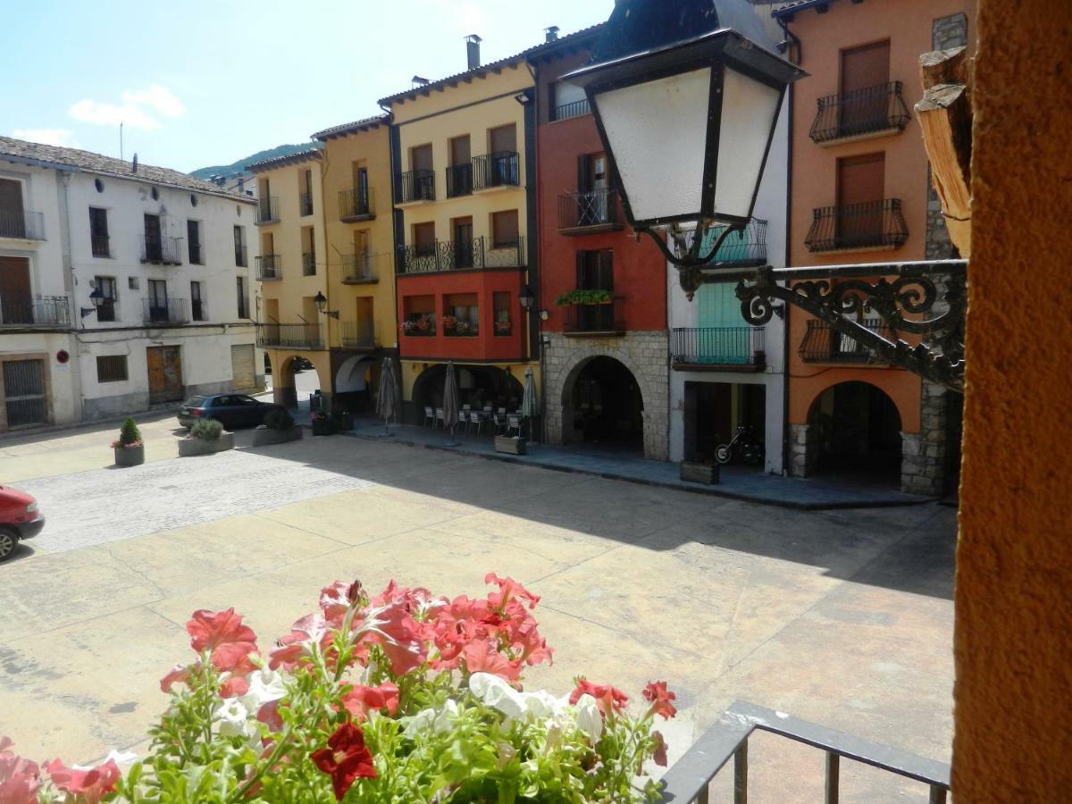 Ca De Geraldine Apartment El Pont de Suert Exterior photo
